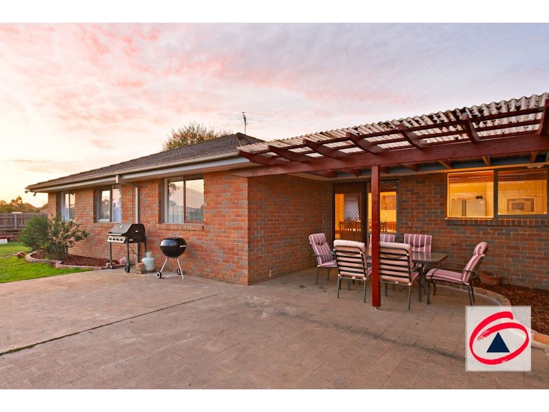 6 Isaac Court, Pakenham VIC 3810