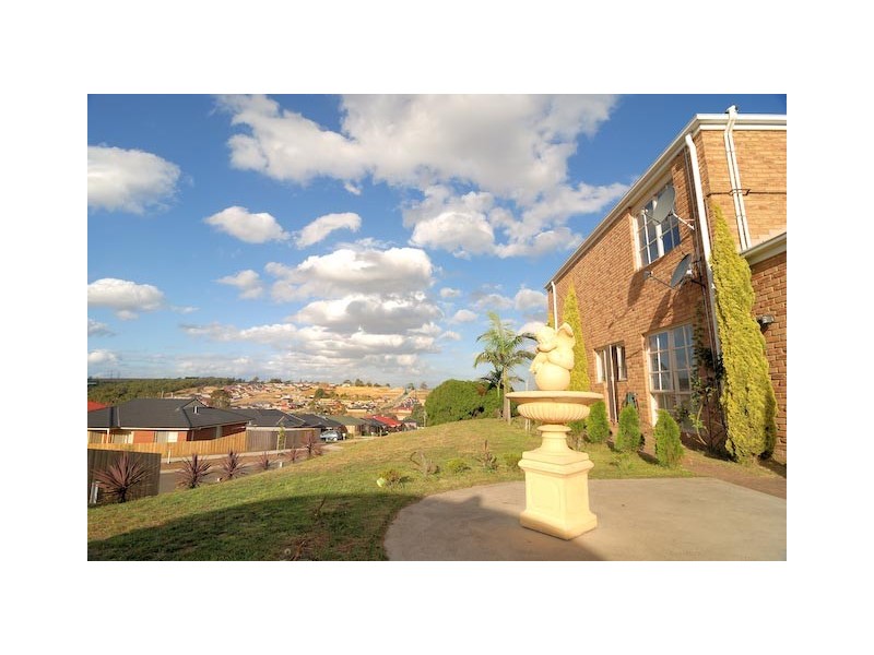 23 Tuscany Rise, Pakenham VIC 3810