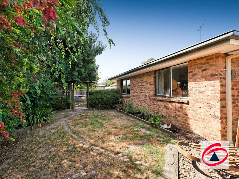 10 Broadbent Way, Pakenham VIC 3810