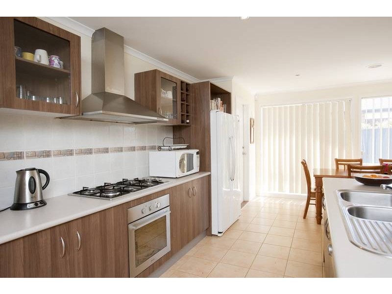 17 Blackwood Drive, Pakenham VIC 3810