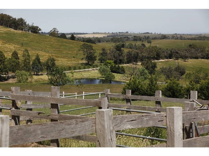 70 Sanders Road, Garfield North VIC 3814