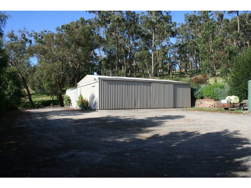 70 Sanders Road, Garfield North VIC 3814