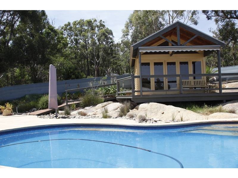 70 Sanders Road, Garfield North VIC 3814