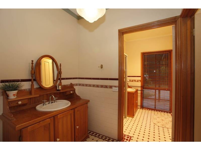 70 Sanders Road, Garfield North VIC 3814