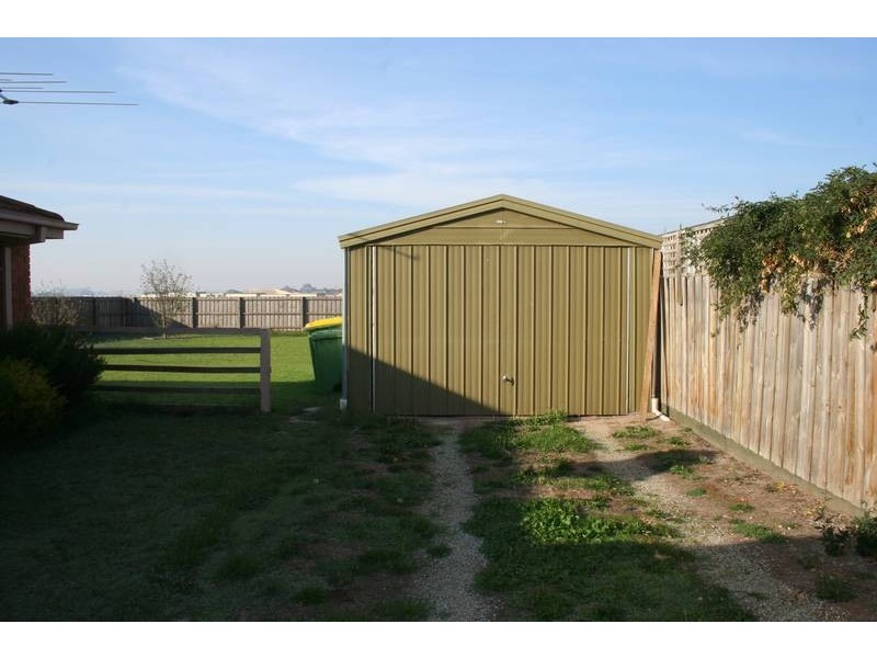 31 Cameron Way, Pakenham VIC 3810