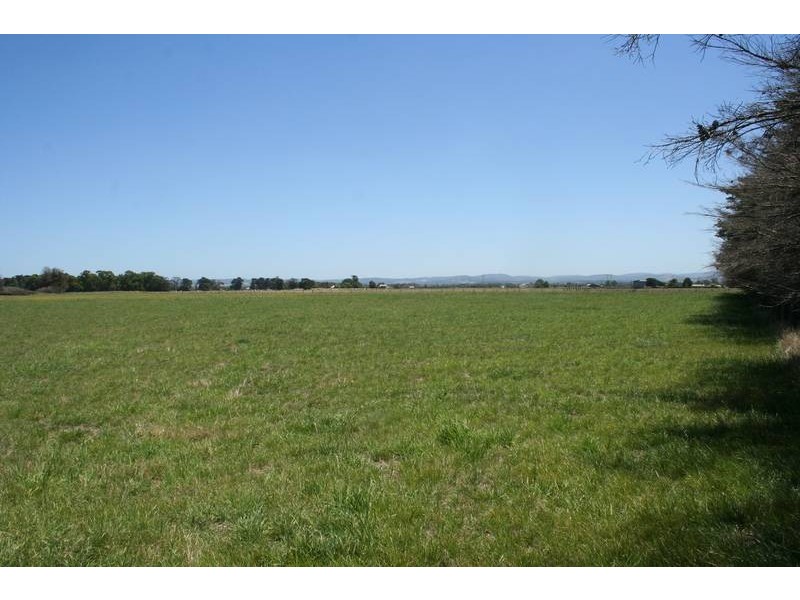 230 Eight Mile Road, Nar Nar Goon VIC 3812