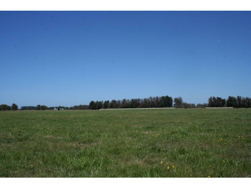230 Eight Mile Road, Nar Nar Goon VIC 3812
