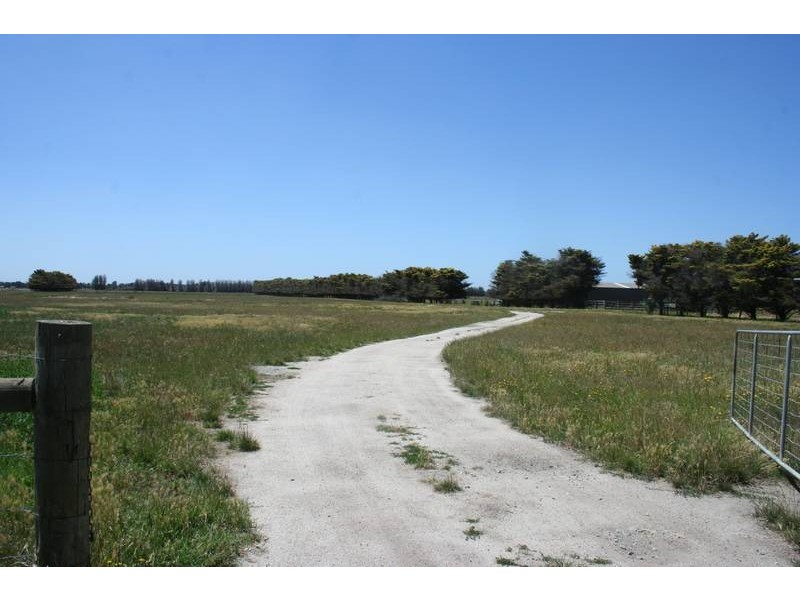 230 Eight Mile Road, Nar Nar Goon VIC 3812