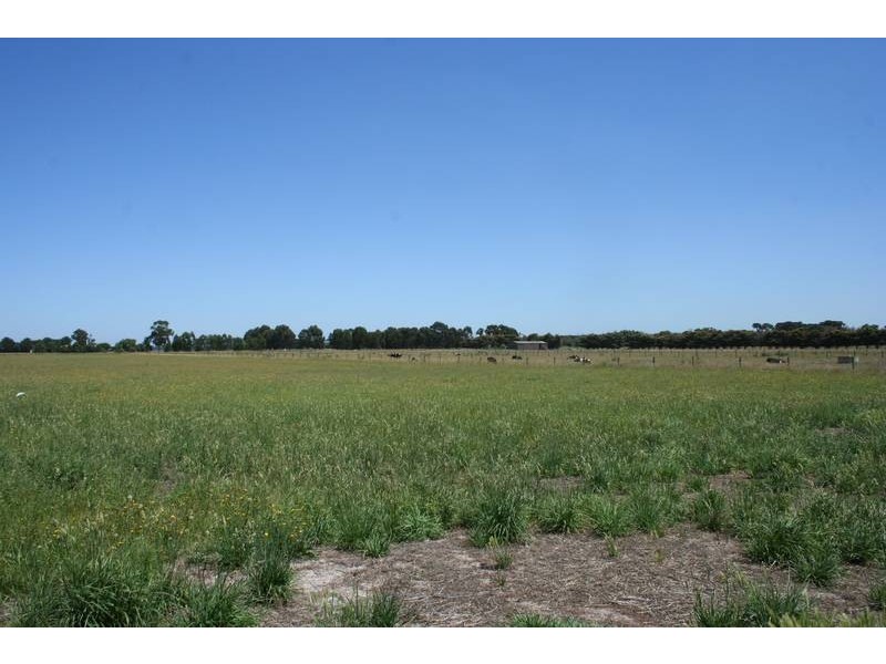 230 Eight Mile Road, Nar Nar Goon VIC 3812