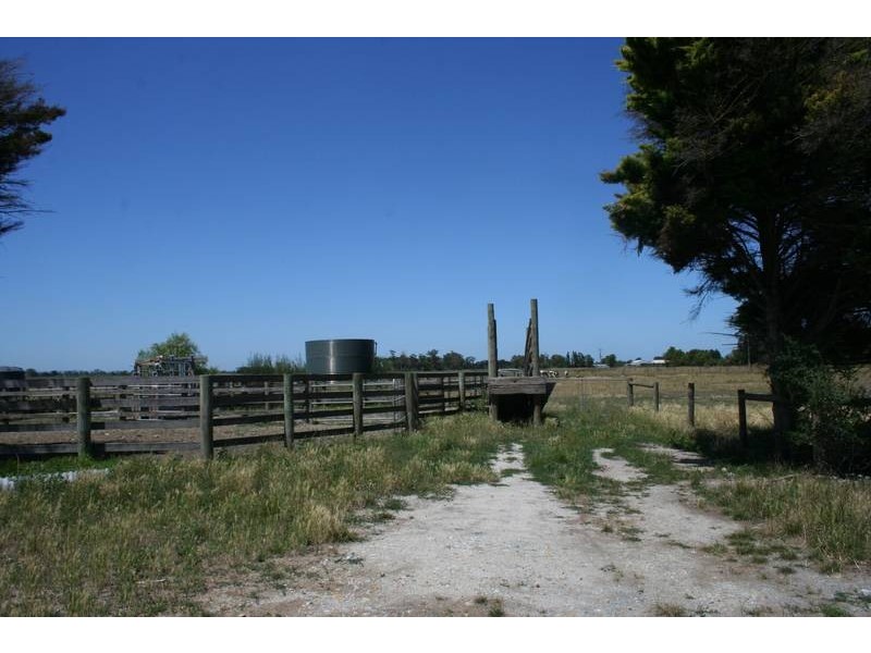230 Eight Mile Road, Nar Nar Goon VIC 3812