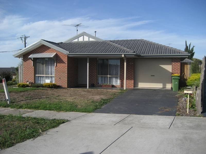 1/8 Broadhurst Road, Pakenham VIC 3810