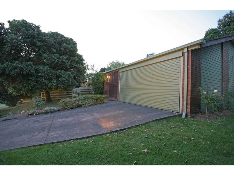 11 Ahern Road, Pakenham VIC 3810