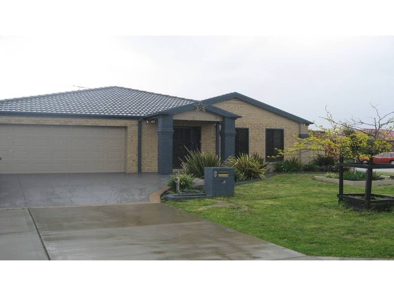 37 Thornbill Circuit, Pakenham VIC 3810