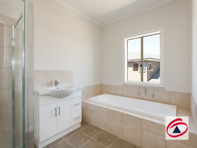 465 Charles Sturt Place, Pakenham VIC 3810