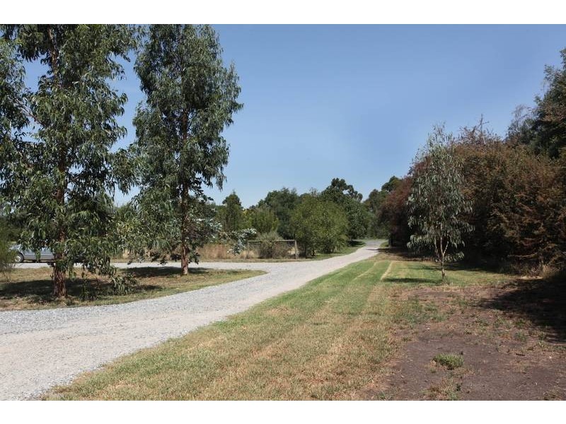 1255 Bunyip River Road, Garfield VIC 3814