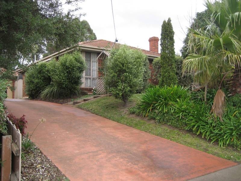 28 Eagle Drive, Pakenham VIC 3810