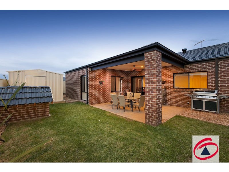 13 delft place, Pakenham VIC 3810