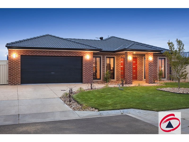 13 delft place, Pakenham VIC 3810