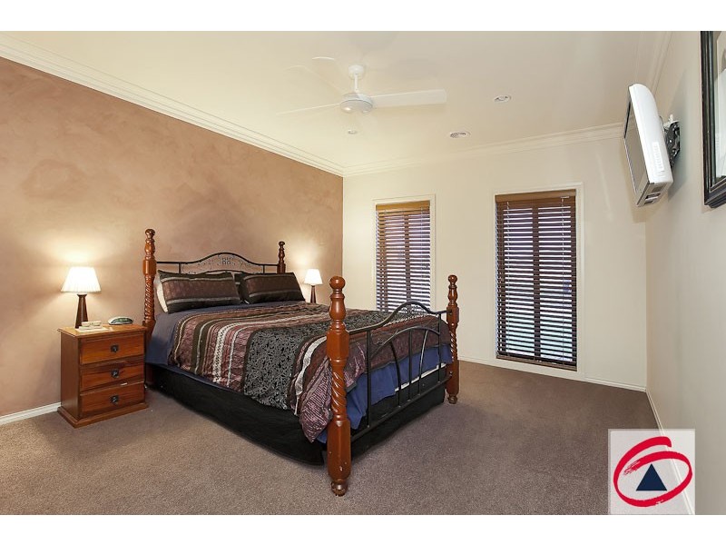 13 delft place, Pakenham VIC 3810