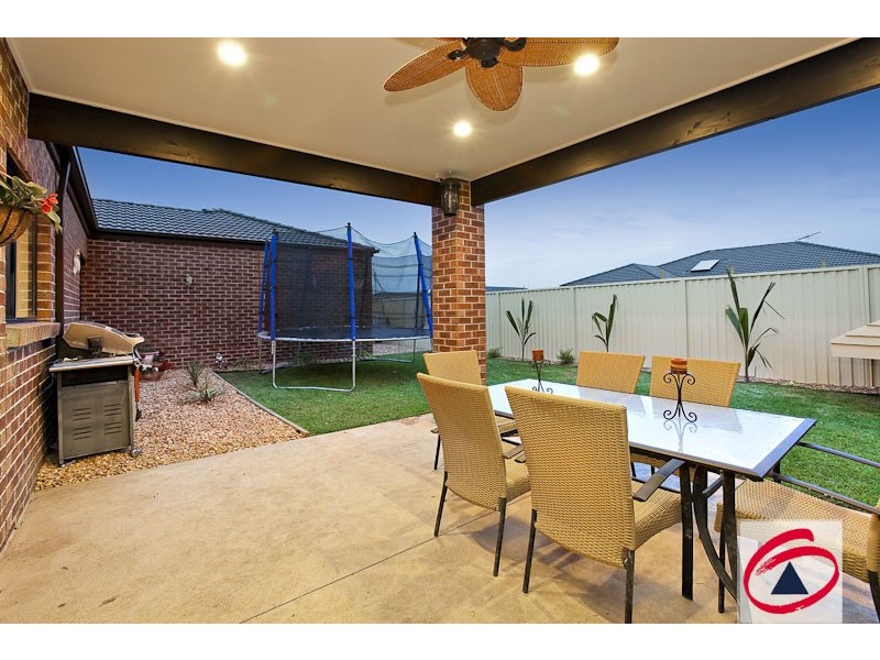 13 delft place, Pakenham VIC 3810
