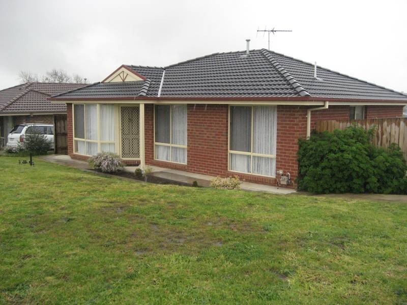 32 Silver Gum Drive, Pakenham VIC 3810