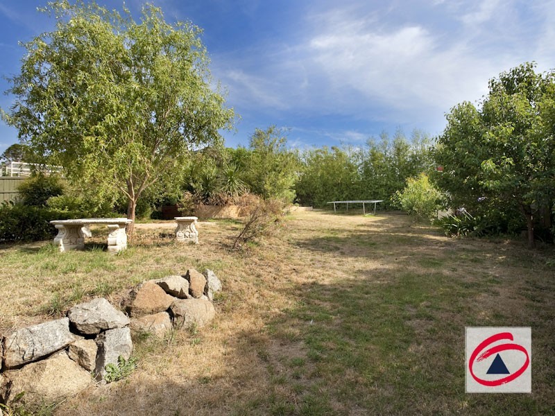 12 Overland Rise, Pakenham VIC 3810