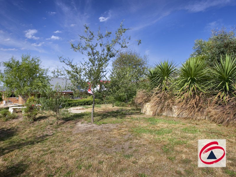 12 Overland Rise, Pakenham VIC 3810