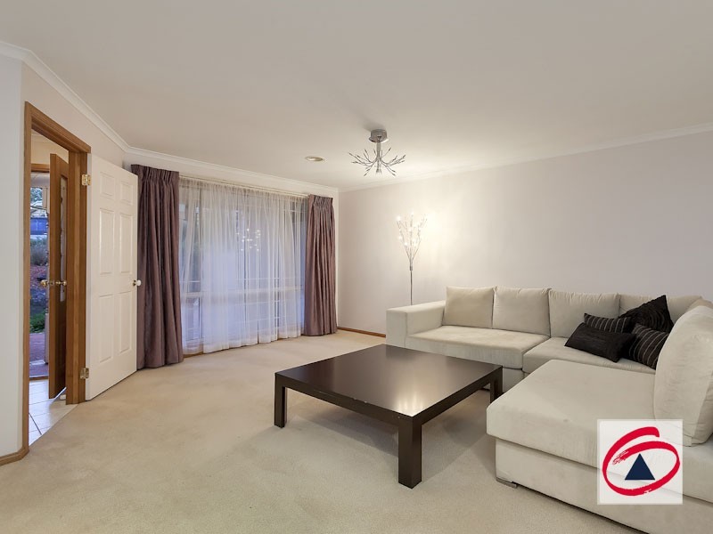 8 Jacqueline Place, Pakenham VIC 3810