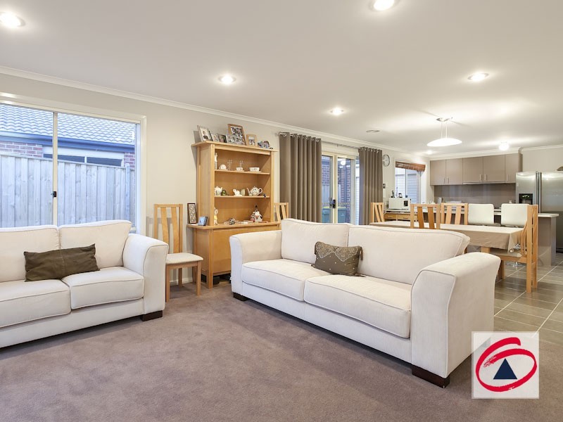 54 Tipperary Circuit, Pakenham VIC 3810