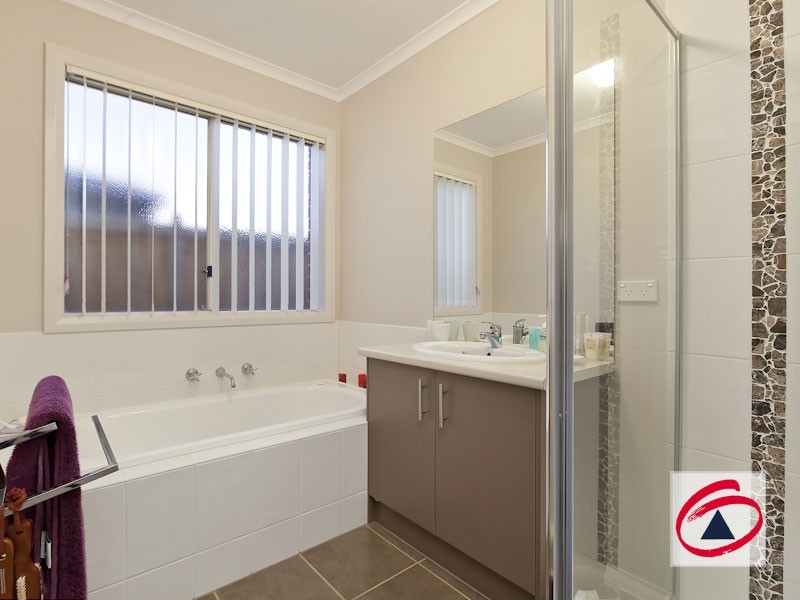 54 Tipperary Circuit, Pakenham VIC 3810