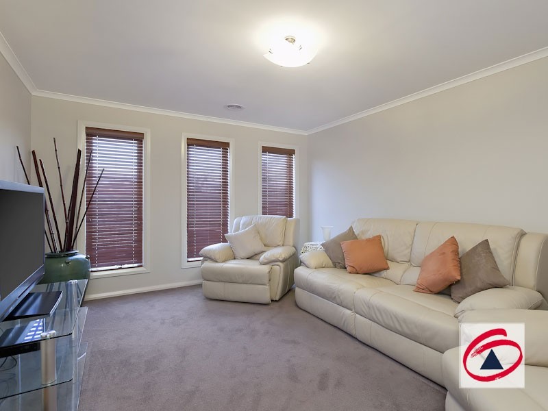 54 Tipperary Circuit, Pakenham VIC 3810