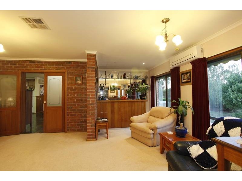 39 Riverside Avenue, Bunyip VIC 3815