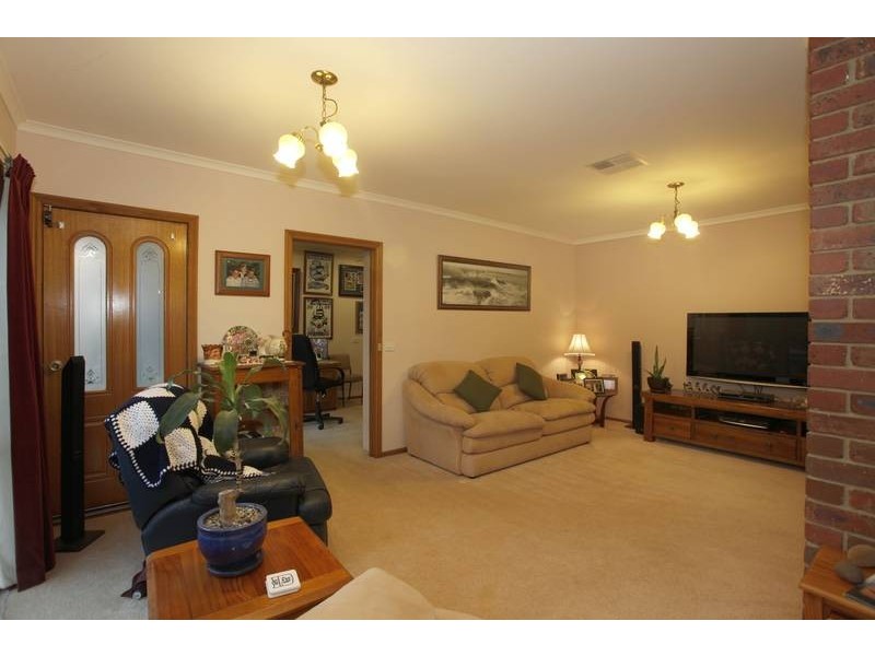 39 Riverside Avenue, Bunyip VIC 3815