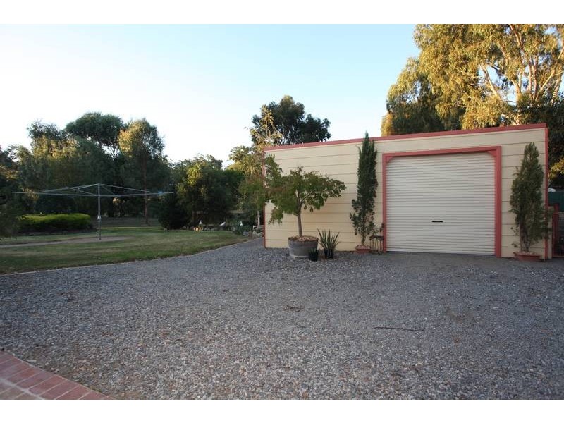 39 Riverside Avenue, Bunyip VIC 3815