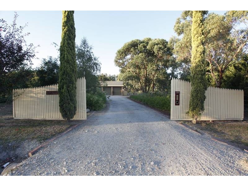 39 Riverside Avenue, Bunyip VIC 3815