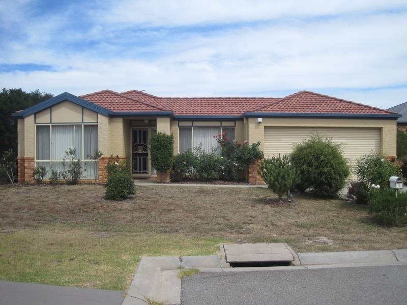 1 Gillian Place, Pakenham VIC 3810