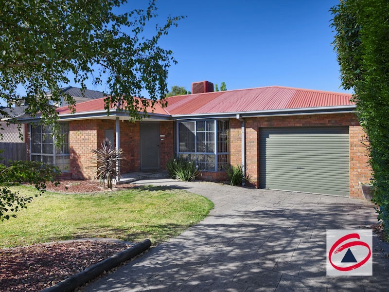 4 Inverness Close, Pakenham VIC 3810
