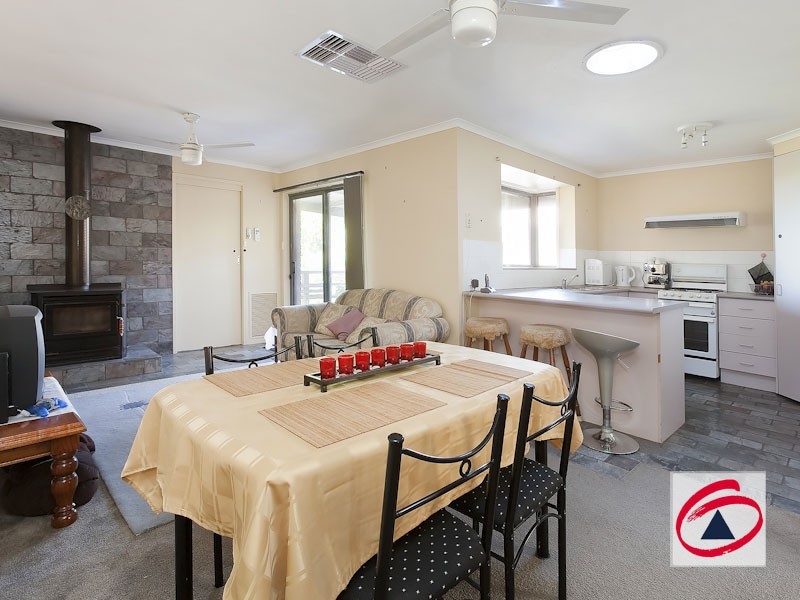 4 Inverness Close, Pakenham VIC 3810