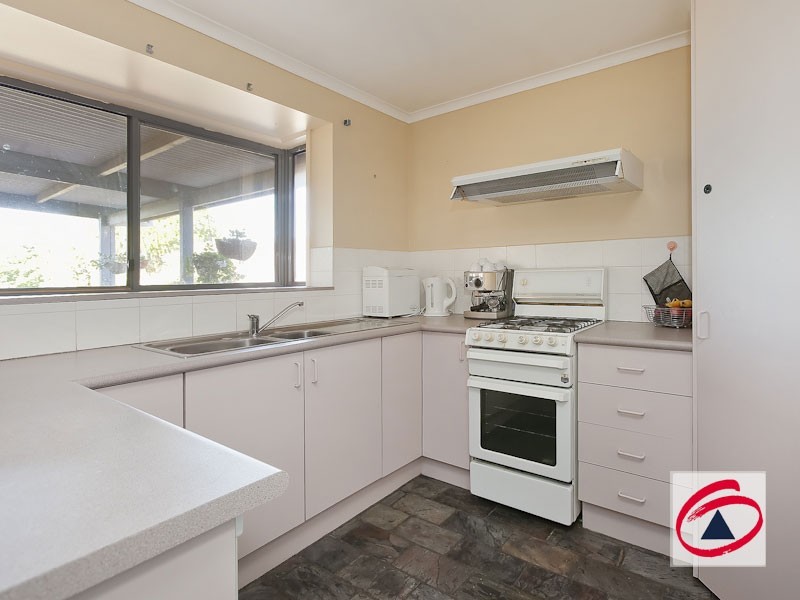 4 Inverness Close, Pakenham VIC 3810