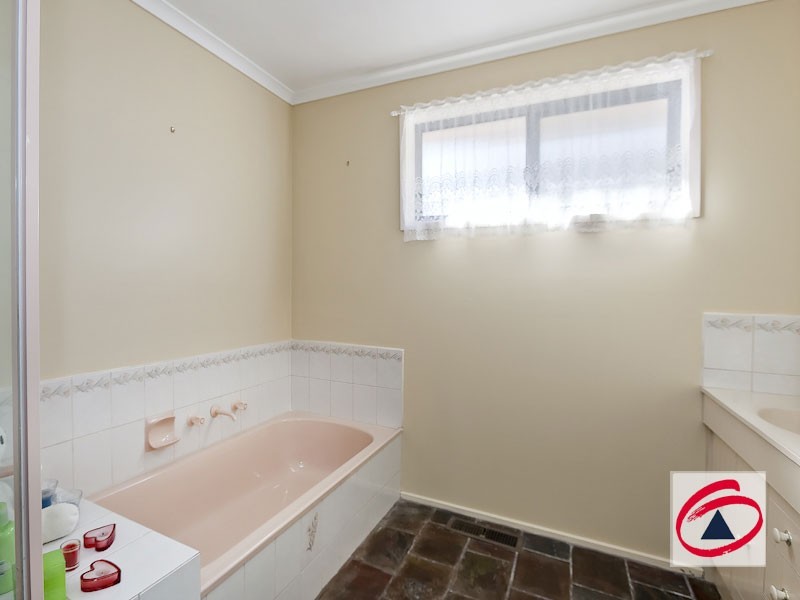 4 Inverness Close, Pakenham VIC 3810