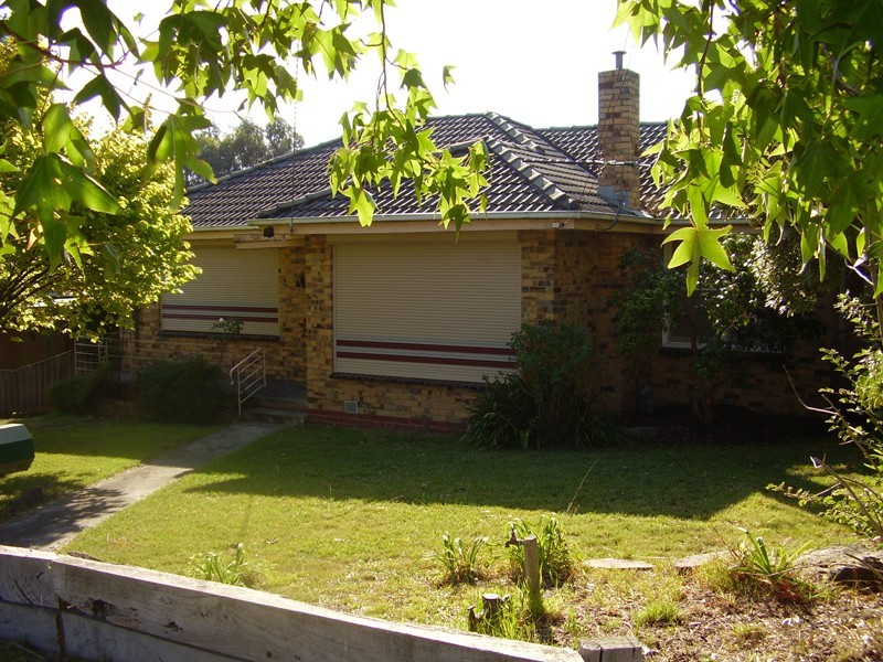 24 Ahern Road, Pakenham VIC 3810