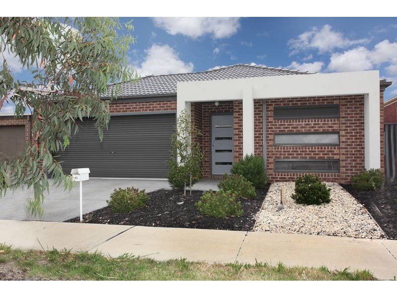 40 Pomegranate Way, Pakenham VIC 3810