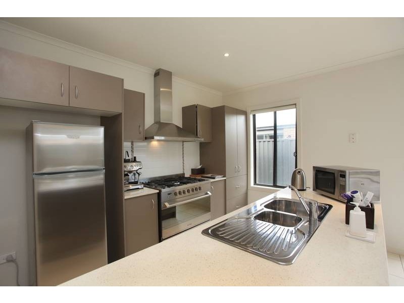 40 Pomegranate Way, Pakenham VIC 3810