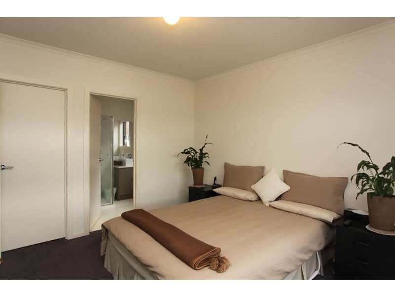 40 Pomegranate Way, Pakenham VIC 3810