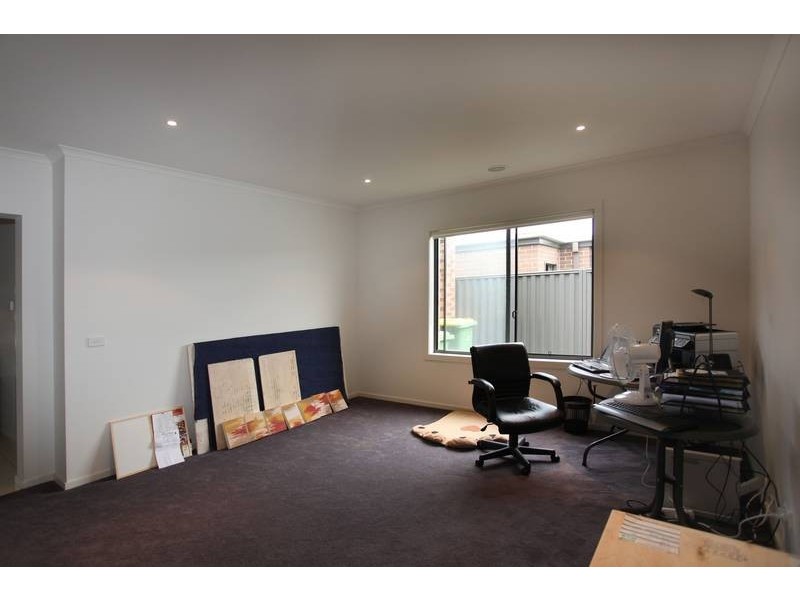 40 Pomegranate Way, Pakenham VIC 3810