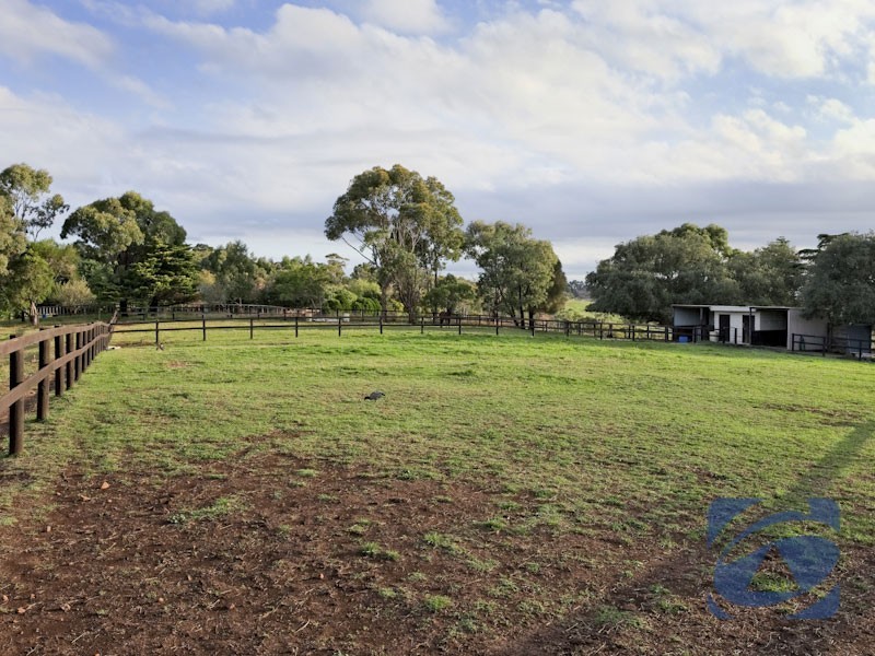 195 Huxtable Road, Pakenham Upper VIC 3810