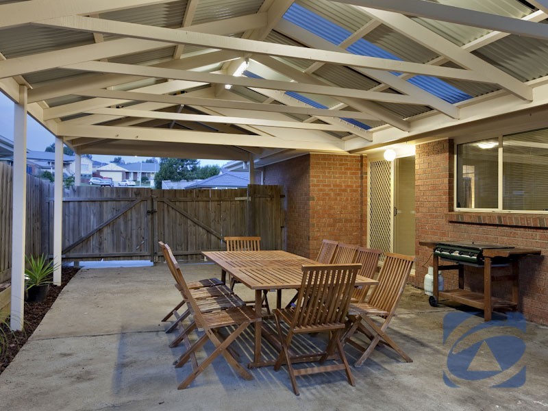 11 Ben Drive, Pakenham VIC 3810