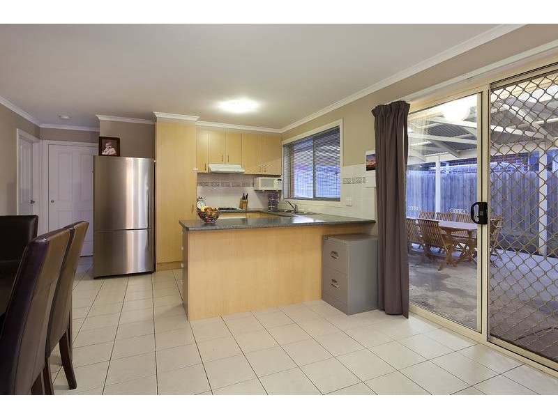 11 Ben Drive, Pakenham VIC 3810