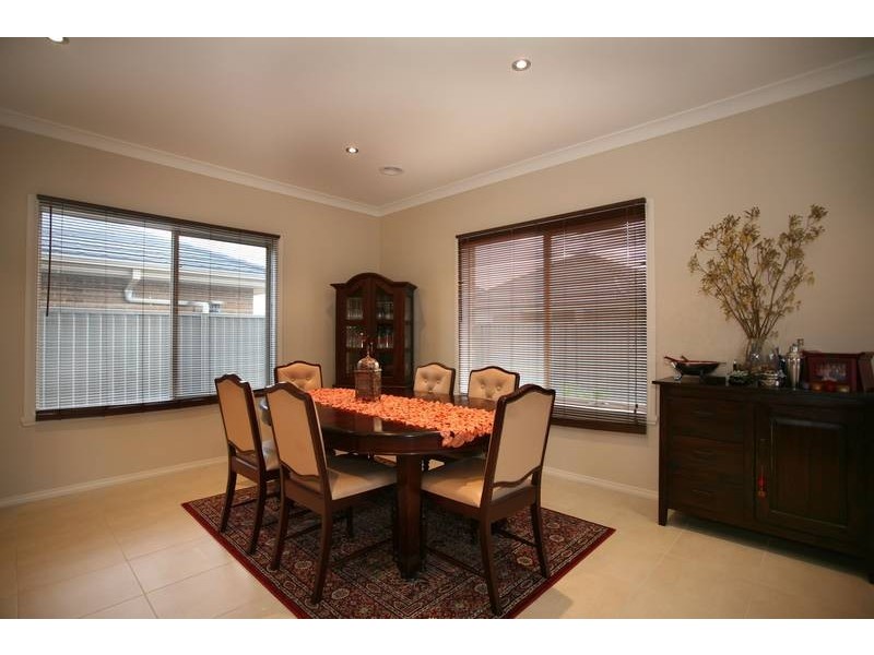 6 Heron Close, Pakenham VIC 3810