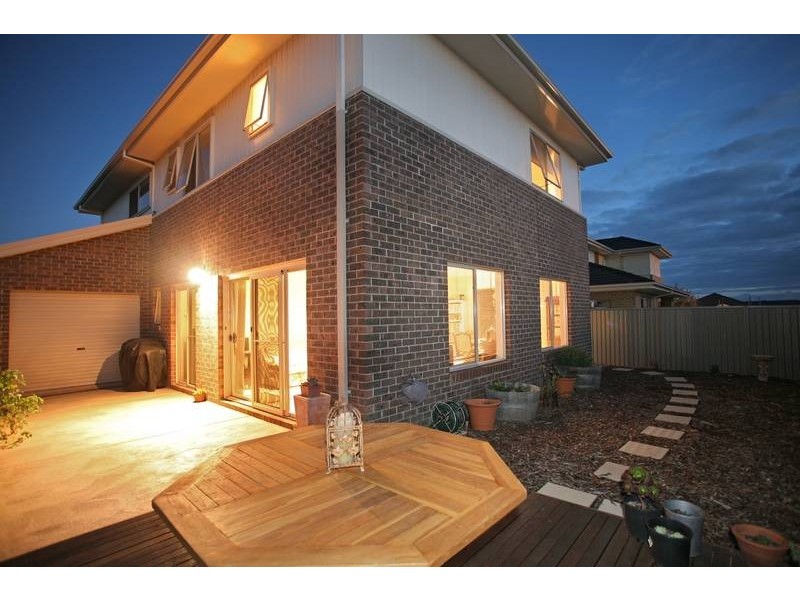 6 Heron Close, Pakenham VIC 3810